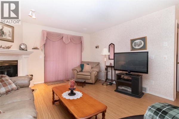 Full bathroom - 1874 Parkview Crescent Unit# 38, Kelowna, BC V1X7G6 Photo 4
