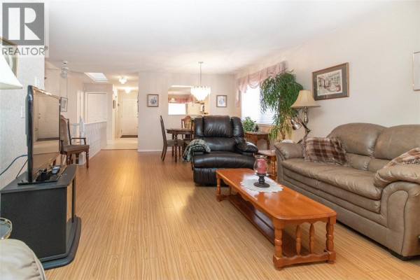 Full bathroom - 1874 Parkview Crescent Unit# 38, Kelowna, BC V1X7G6 Photo 5