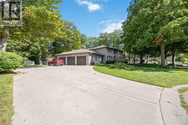 1876 Clarence Street, Sarnia, ON, photo 2