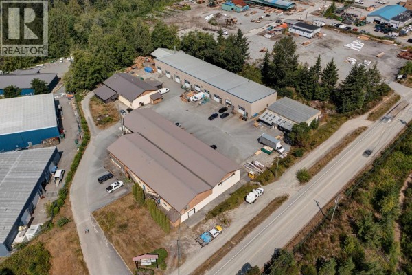 1877 Field Road, Sechelt, BC V7Z0A8 Photo 4