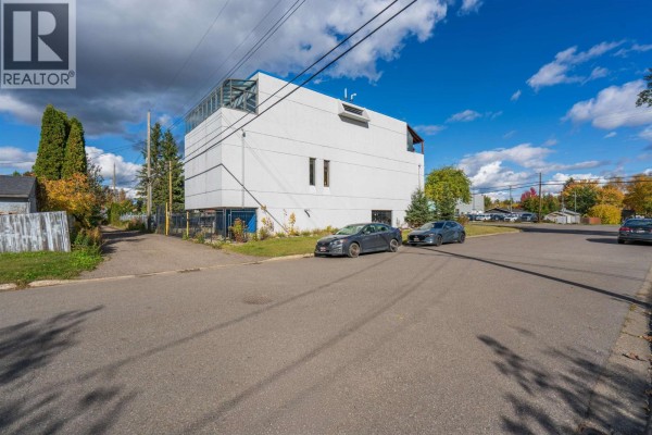 1877 Queensway, Prince George, BC V2L1L9 Photo 3