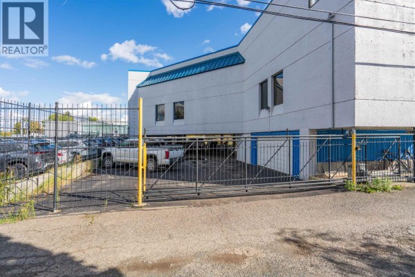 1877 Queensway, Prince George, BC V2L1L9 Photo 4