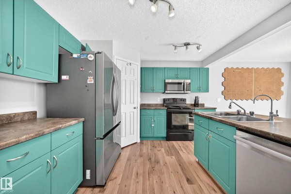Kitchen - 188 Brookview Wy, Stony Plain, AB T7Z2X7 Photo 3