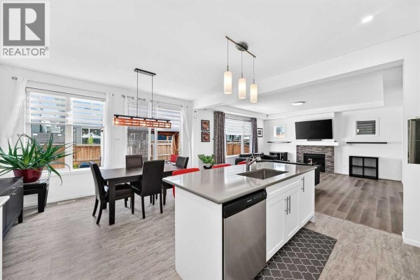 Living room - 188 Carrington Crescent Nw, Calgary, AB T3P1R1 Photo 4