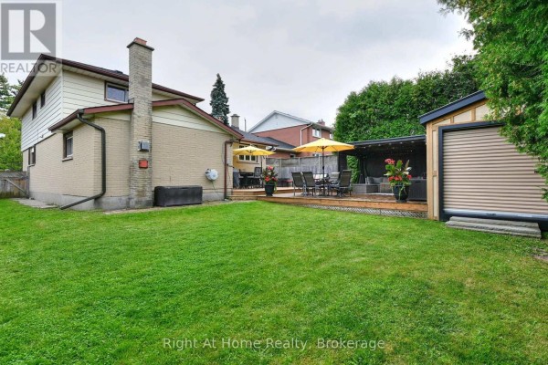 Family room - 188 Hillsdale Avenue, Oshawa, ON L1G2P7 Photo 4