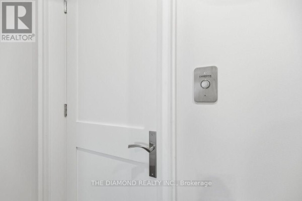 Primary Bedroom - 188 Westminster Avenue, Toronto, ON M6R1P1 Photo 5