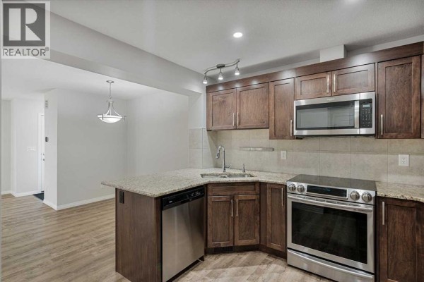 Living room - 188 Yorkville Avenue Sw, Calgary, AB T2X4J8 Photo 4