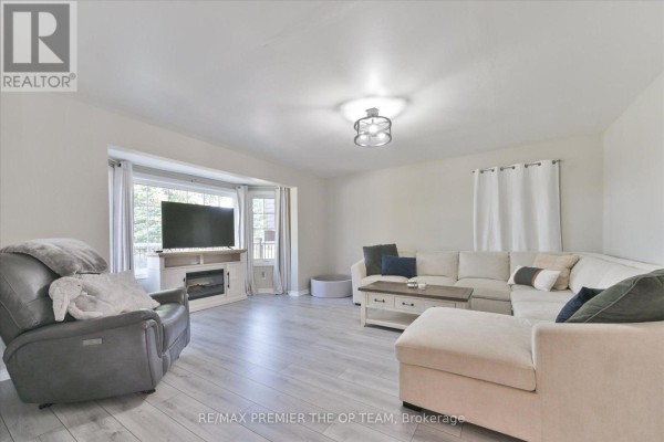 Dining room - 1881 Gilford Road, Innisfil, ON L0L1R0 Photo 4
