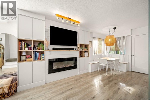 Laundry room - 1883 & 1885 England Ave, Courtenay, BC V9N2P7 Photo 5