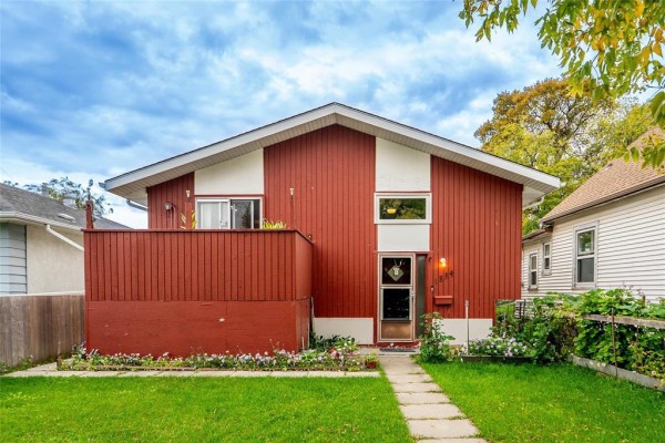 1884 Ross Avenue W, Winnipeg