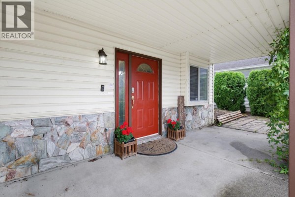 18862 Charnley Court, Pitt Meadows, BC V3Y2K7 Photo 3