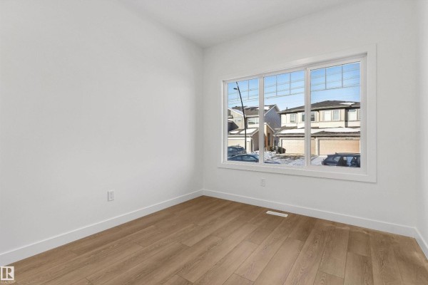 Kitchen - 18863 29 Av Nw, Edmonton, AB T5T4T8 Photo 3