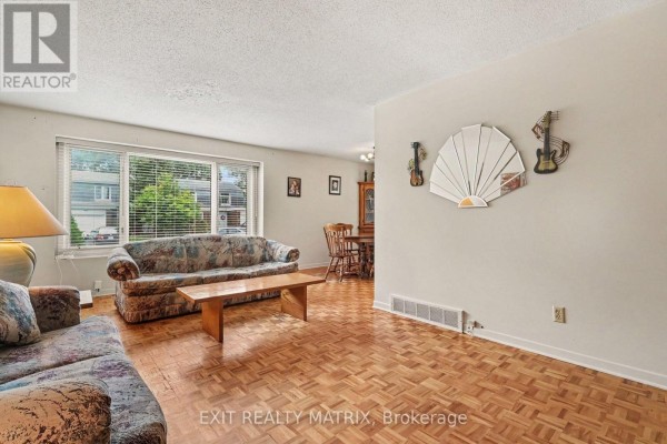 1887 Elmridge Drive, Ottawa, ON K1J8G7 Photo 5
