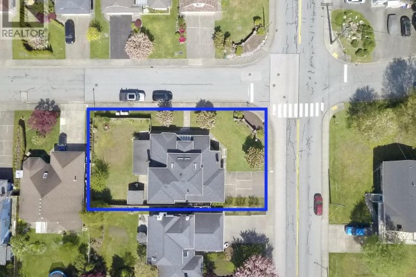 1888 Walnut Crescent, Coquitlam, BC V3J7T2 Photo 2