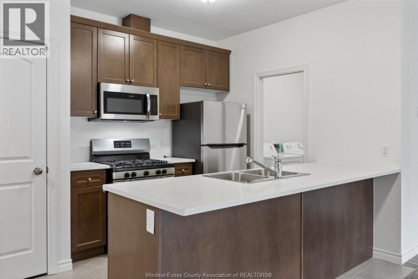 1888 Westview Park Unit# 316, Lasalle, ON, photo 3