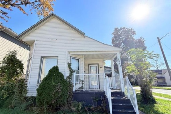 1889 University Avenue West Unit# Lower, Windsor