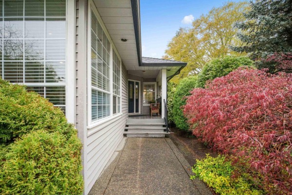 18897 62a Avenue, Surrey, BC V3S7T7 Photo 3
