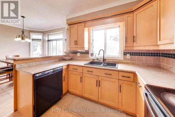 Eating area - 189 Churchill Road, Halton Hills, ON L7J3B4 Photo 5