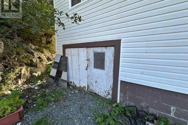 Bath (# pieces 1-6) - 189 Ferndale Road, Placentia, NL A0B2G0 Photo 3