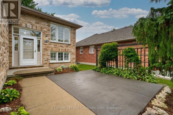 Living room - 189 Gibson Crescent, Lucan Biddulph, ON N0M2J0 Photo 3