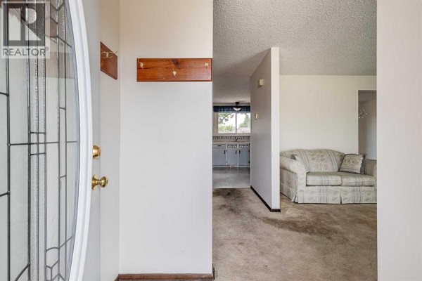 Bedroom - 189 Hull Crescent Ne, Medicine Hat, AB T1C1C9 Photo 4
