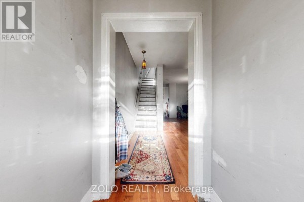 Primary Bedroom - 189 Leslie Street, Toronto, ON M4M3C6 Photo 5