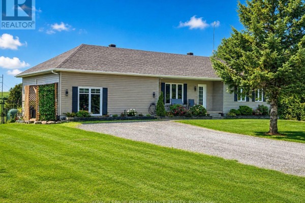 Family room - 1890 Cassburn Road, Champlain, ON K0B1K0 Photo 2