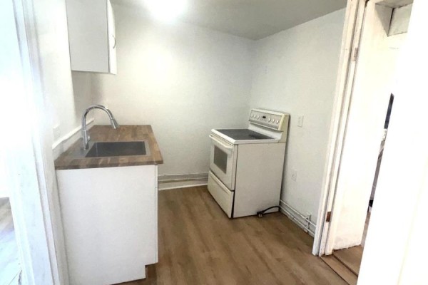 Kitchen - 1891 Garrison Road, Fort Erie, ON L2A5M4 Photo 4