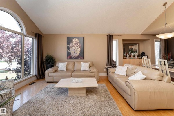 Kitchen - 18919 91 Av Nw, Edmonton, AB T5T5V9 Photo 3