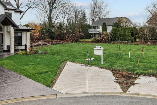 18922 62 Avenue, Surrey, BC V3S8A3 Photo 5