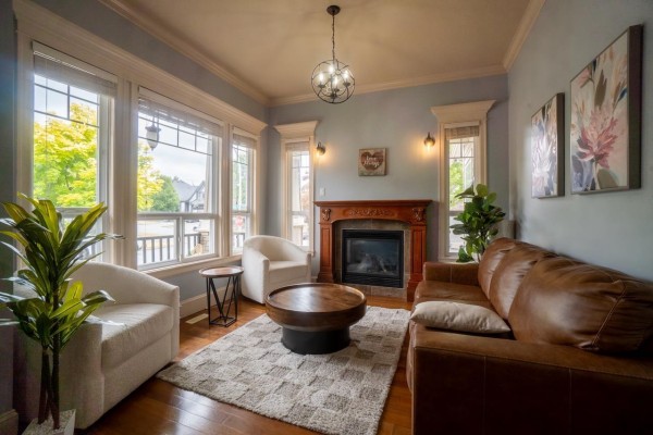 18938 54a Avenue, Surrey, BC V3S6R4 Photo 4