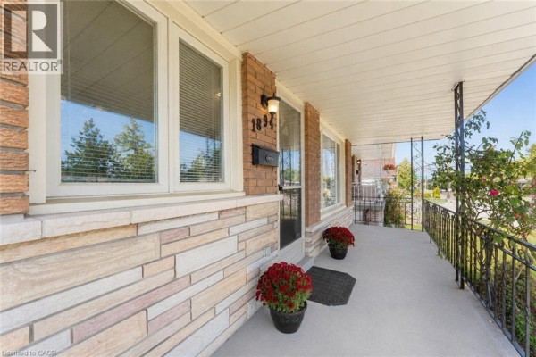 1894 Main Street E, Hamilton, ON, photo 2