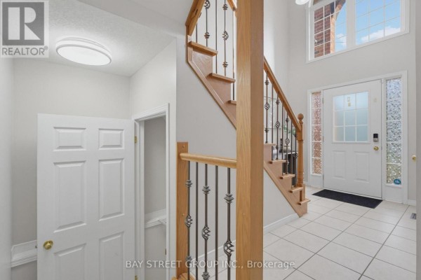 Living room - 1898 Blackwater Road, London North, ON N5X4M1 Photo 4