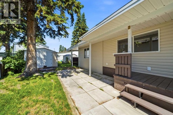 Bedroom - 19, 4516 48 Avenue, Sylvan Lake, AB T4S1L8 Photo 5