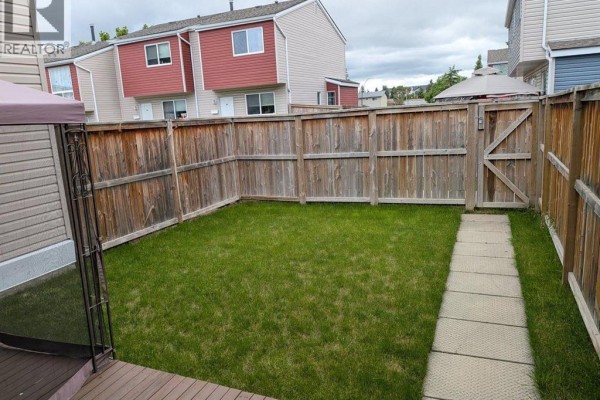 Bedroom - 19, 5425 Pensacola Crescent Se, Calgary, AB T2A2G7 Photo 2