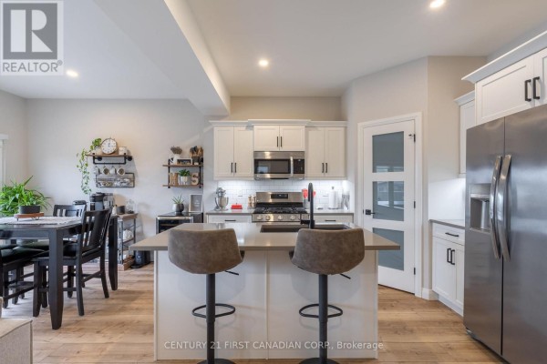 Bedroom - 19 - 17 Nicholson Street, Lucan Biddulph, ON N0M2J0 Photo 5