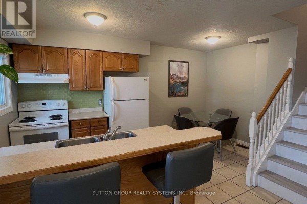 19 - 211 Veronica Drive, Kitchener, ON N2A2R8 Photo 3