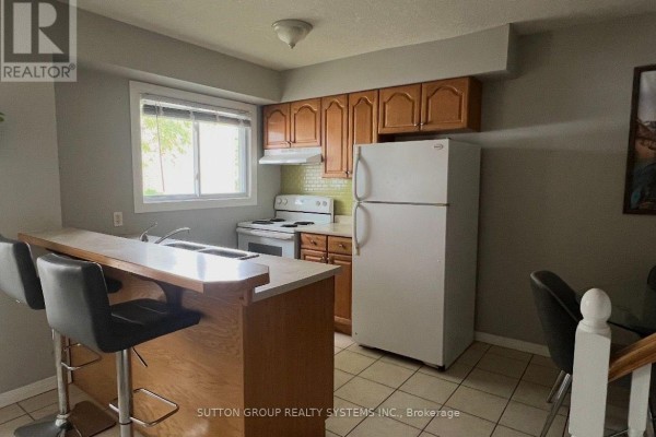 19 - 211 Veronica Drive, Kitchener, ON N2A2R8 Photo 5