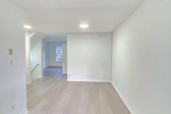 Primary Bedroom - #19 - 50 Coleman Avenue, Toronto, ON M4C1P7 Photo 4