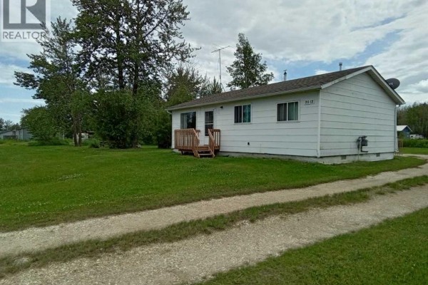 Primary Bedroom - 19  1st Avenue Sw, Joussard, AB T0G1J0 Photo 2