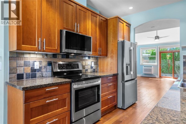 19 10520 Mcdonald Park Rd, North Saanich, BC, photo 2