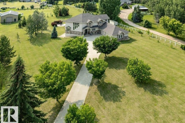 Family room - 19-51214 Rge Rd 260, Rural Parkland County, AB T7Y1B1 Photo 4