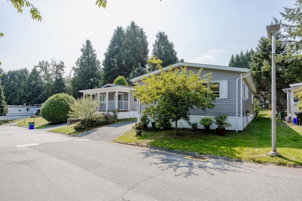 19 8220 King George Boulevard, Surrey, BC, photo 2