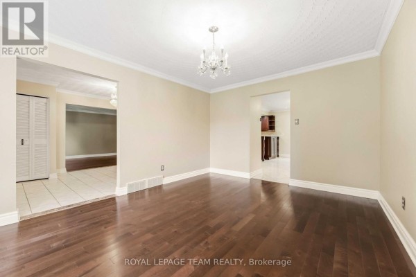 Kitchen - 19 Amberwood Crescent, Ottawa, ON K2E7B7 Photo 5