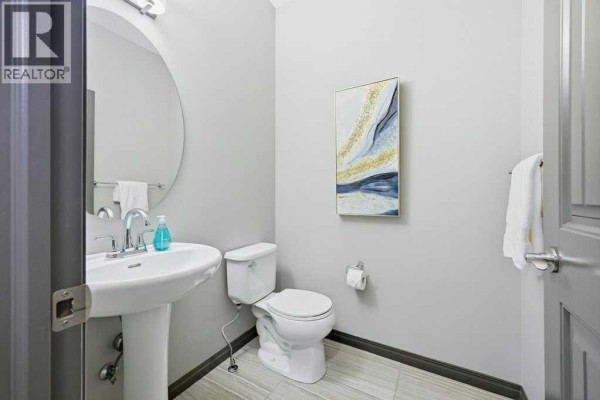 2pc Bathroom - 19 Auburn Crest Manor Se, Calgary, AB T3M1T7 Photo 4