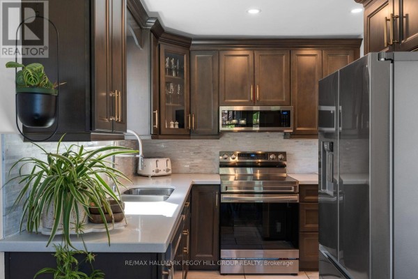Kitchen - 19 Austen Lane, Barrie, ON L4N4V4 Photo 4