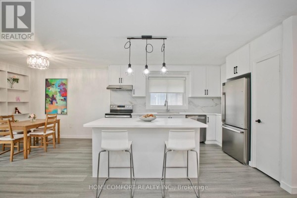Living room - 19 Beacham Crescent, Toronto, ON M1T1M9 Photo 5