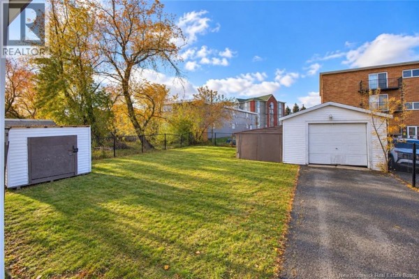 3pc Bathroom - 19 Bishop, Moncton, NB E1E1K4 Photo 2