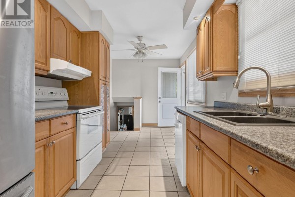 19 Black Knight Road, St  Catharines, ON, photo 2