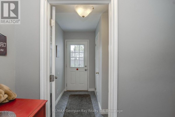 19 Bridle Road, Penetanguishene, ON L9M1J5 Photo 2